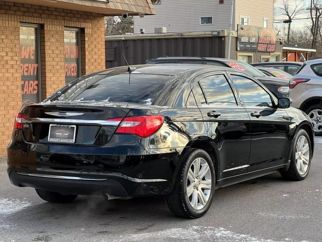 2013 Chrysler 200 Touring