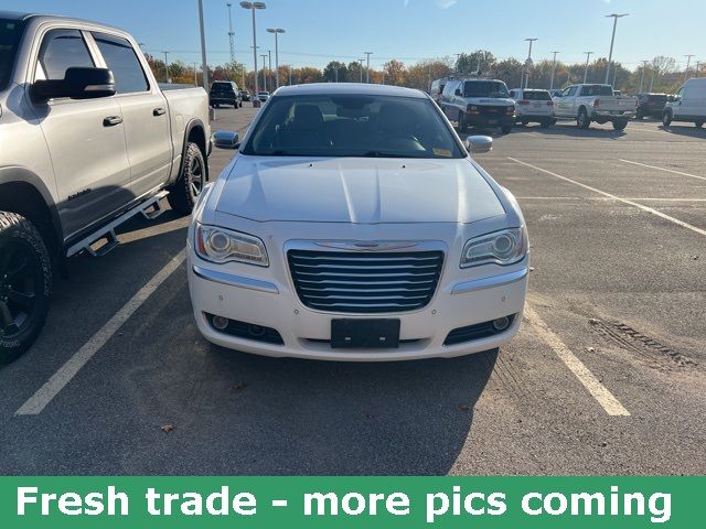 2013 Chrysler 300 Luxury Series