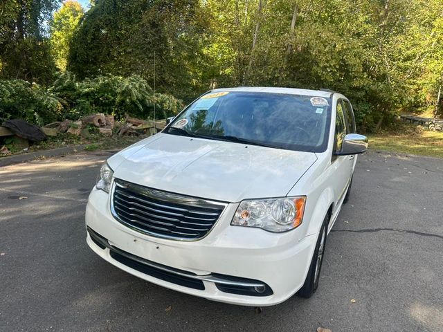 2013 Chrysler Town & Country Touring-L