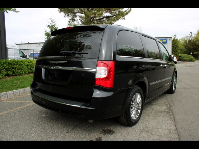 2013 Chrysler Town & Country Touring-L