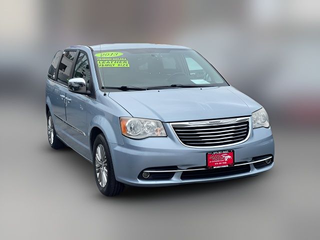 2013 Chrysler Town & Country Touring-L