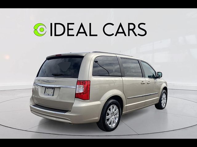 2013 Chrysler Town & Country Touring