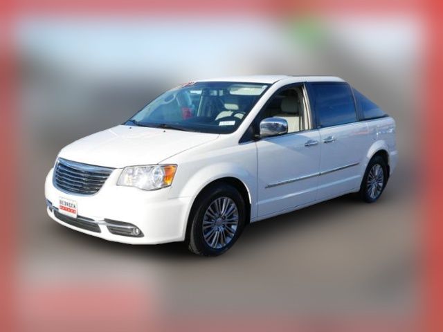 2013 Chrysler Town & Country Touring-L