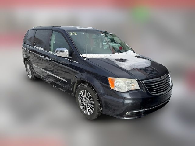 2013 Chrysler Town & Country Touring-L