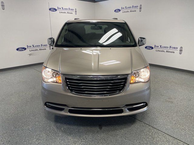 2013 Chrysler Town & Country Touring-L