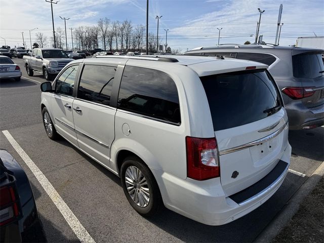 2013 Chrysler Town & Country Limited