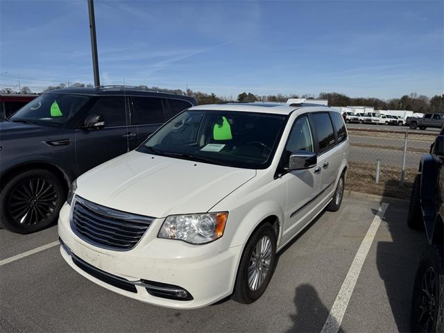 2013 Chrysler Town & Country Limited