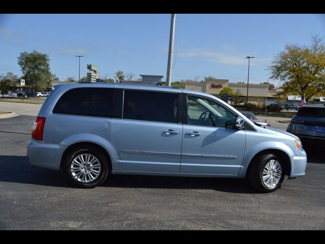 2013 Chrysler Town & Country Limited