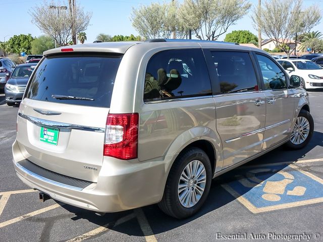 2013 Chrysler Town & Country Limited