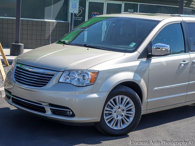 2013 Chrysler Town & Country Limited