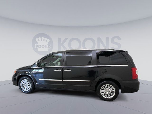 2013 Chrysler Town & Country Limited