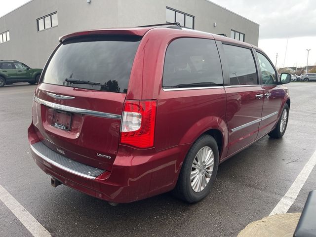 2013 Chrysler Town & Country Limited