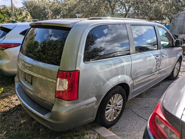 2013 Chrysler Town & Country Limited