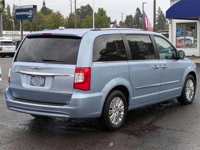 2013 Chrysler Town & Country Limited