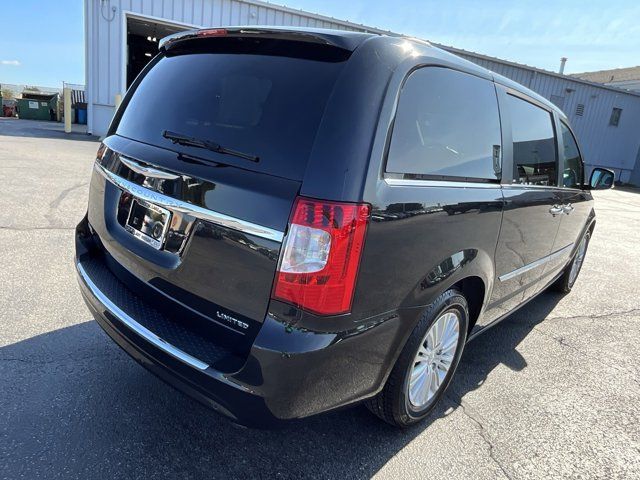 2013 Chrysler Town & Country Limited