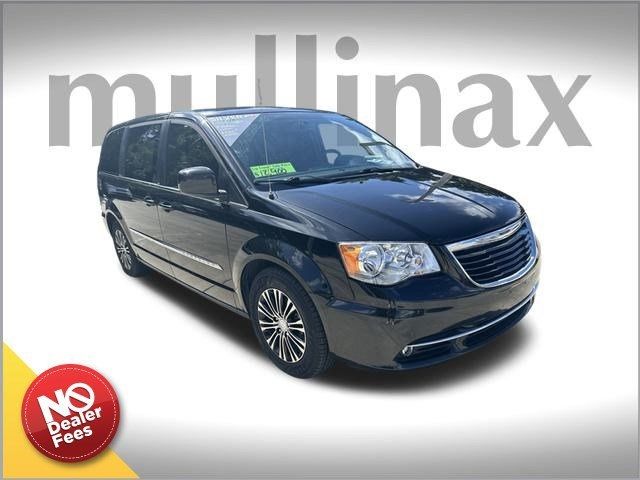 2013 Chrysler Town & Country S