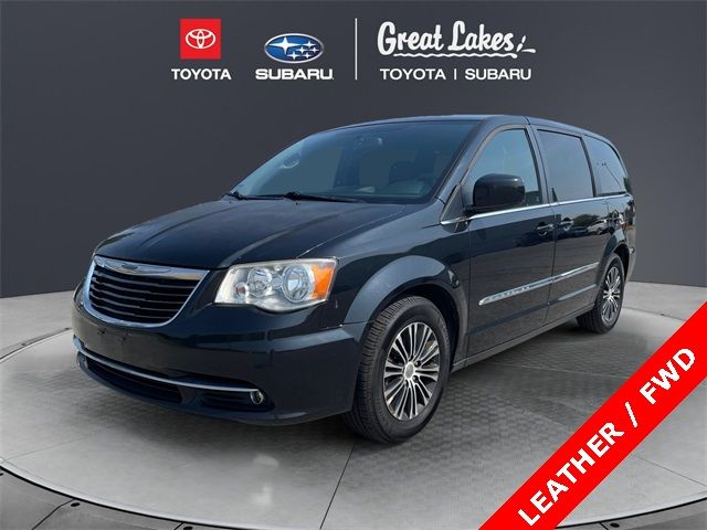 2013 Chrysler Town & Country S