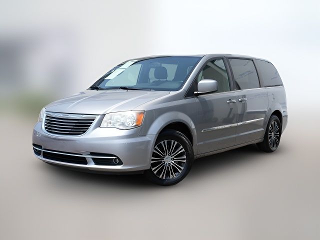 2013 Chrysler Town & Country S