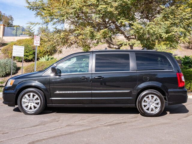 2013 Chrysler Town & Country Touring