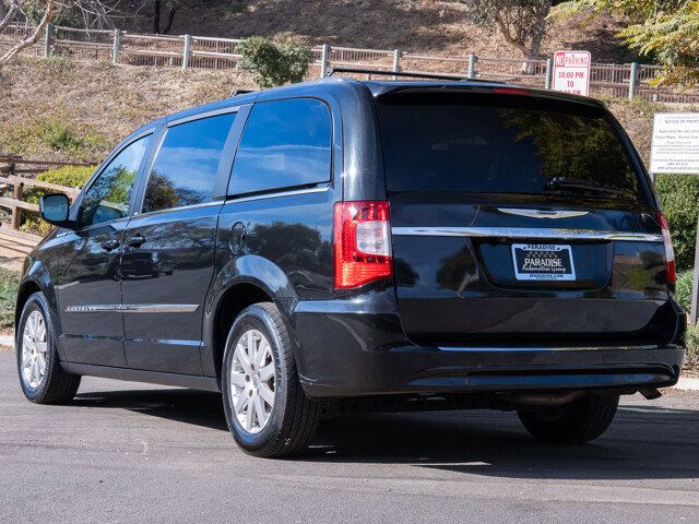 2013 Chrysler Town & Country Touring