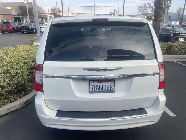 2013 Chrysler Town & Country Touring