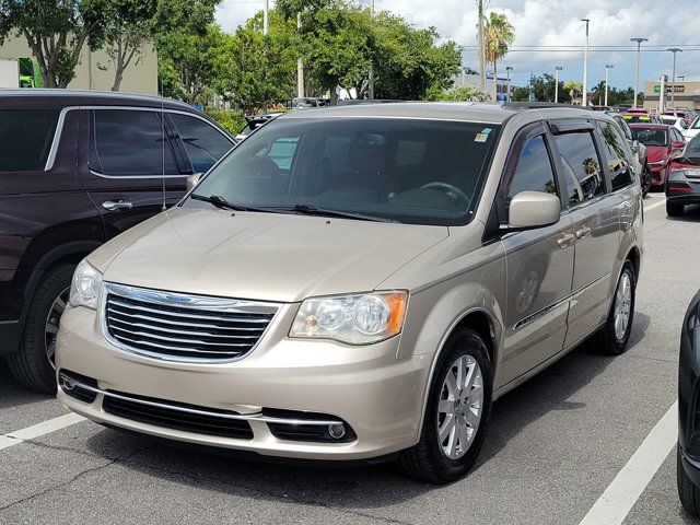 2013 Chrysler Town & Country Touring