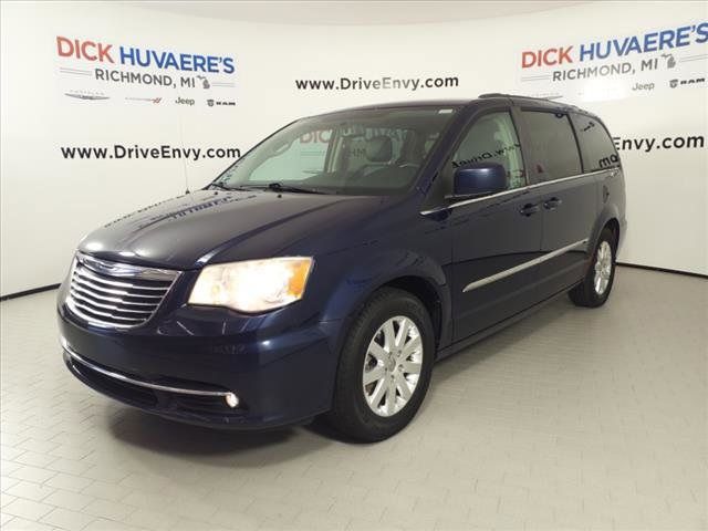 2013 Chrysler Town & Country Touring