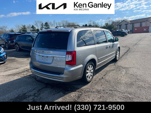 2013 Chrysler Town & Country Touring