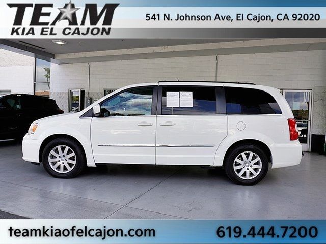 2013 Chrysler Town & Country Touring