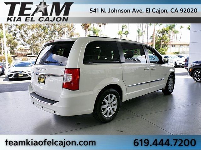 2013 Chrysler Town & Country Touring