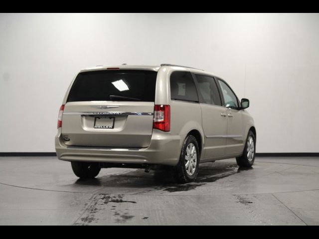 2013 Chrysler Town & Country Touring