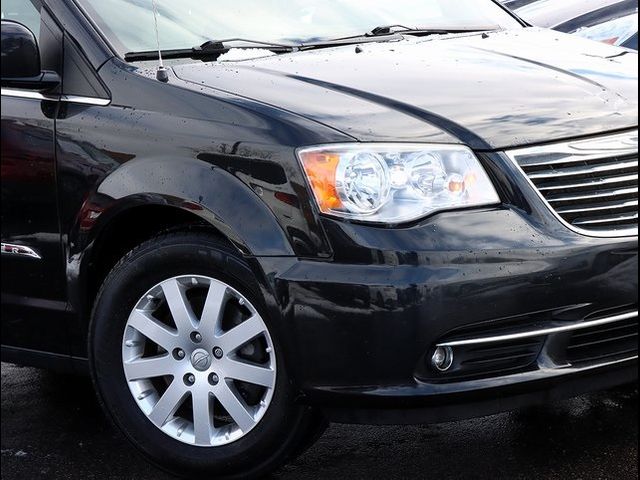 2013 Chrysler Town & Country Touring