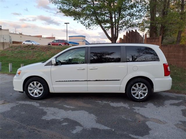 2013 Chrysler Town & Country Touring