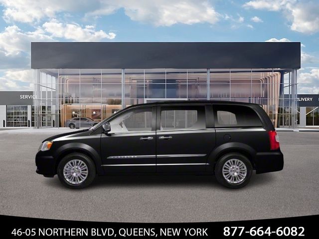 2013 Chrysler Town & Country Touring