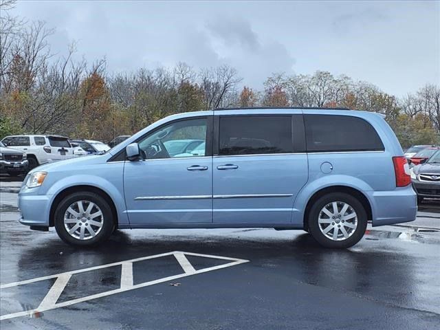 2013 Chrysler Town & Country Touring