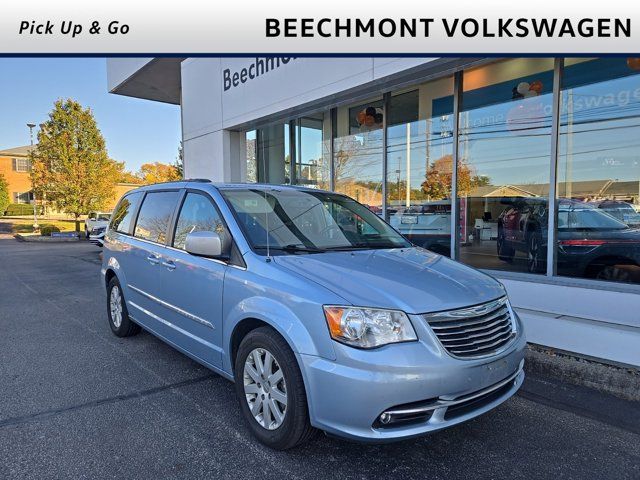 2013 Chrysler Town & Country Touring