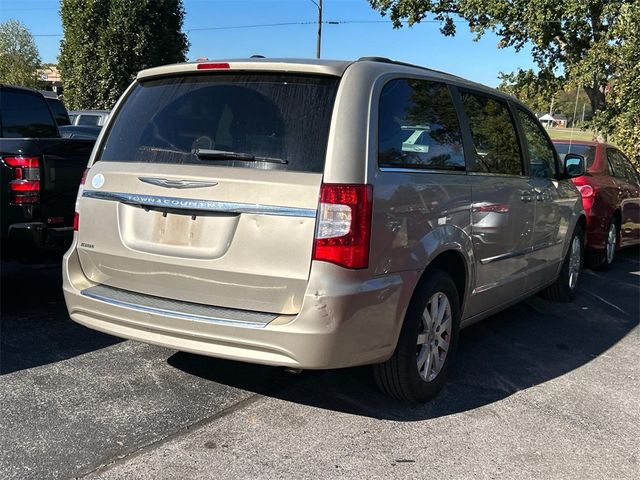 2013 Chrysler Town & Country Touring