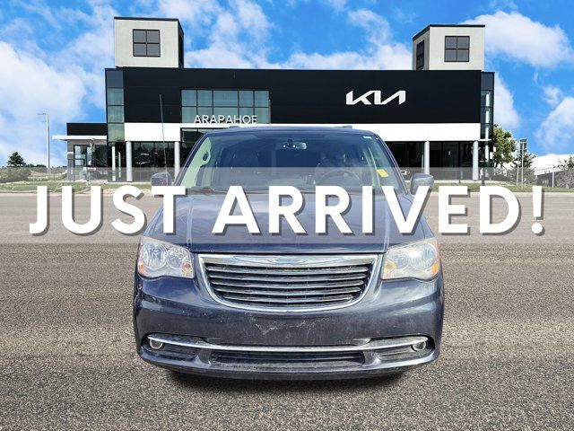 2013 Chrysler Town & Country Touring