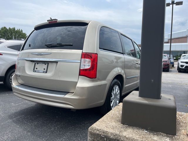 2013 Chrysler Town & Country Touring