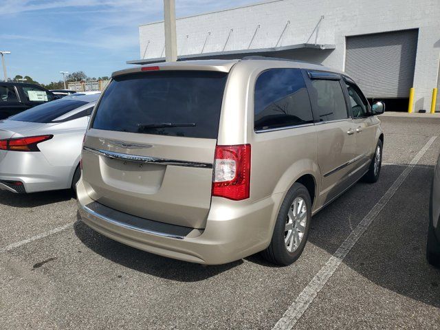 2013 Chrysler Town & Country Touring