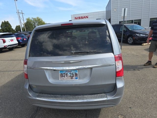 2013 Chrysler Town & Country Touring