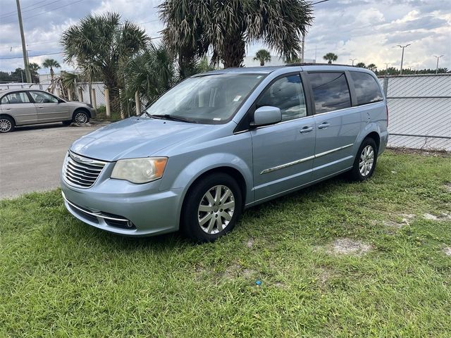 2013 Chrysler Town & Country Touring