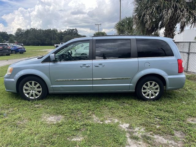 2013 Chrysler Town & Country Touring