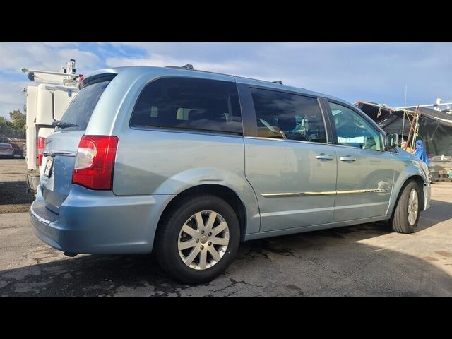 2013 Chrysler Town & Country Touring