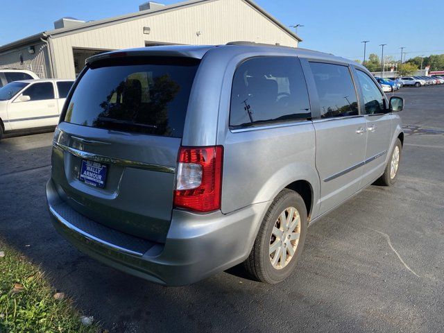 2013 Chrysler Town & Country Touring