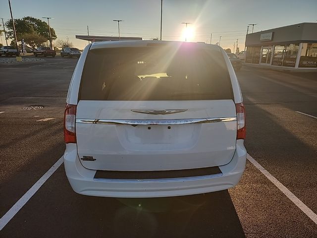 2013 Chrysler Town & Country Touring