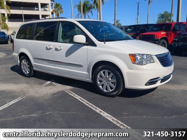 2013 Chrysler Town & Country Touring