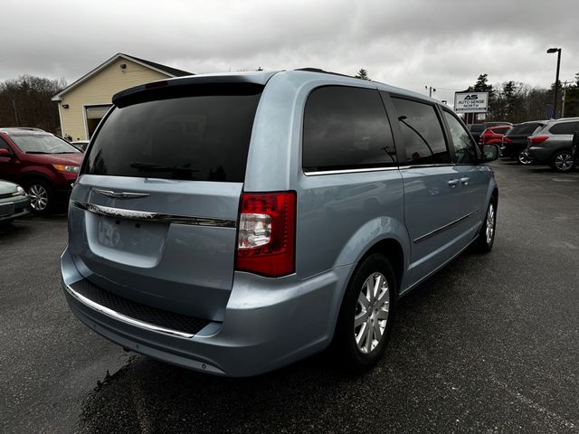 2013 Chrysler Town & Country Touring