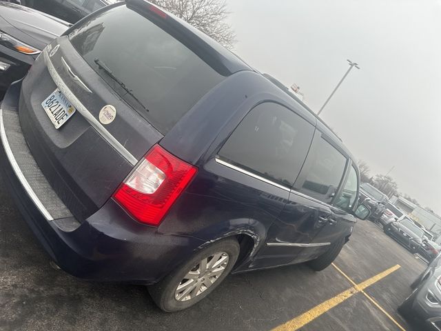 2013 Chrysler Town & Country Touring