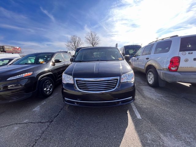 2013 Chrysler Town & Country Touring